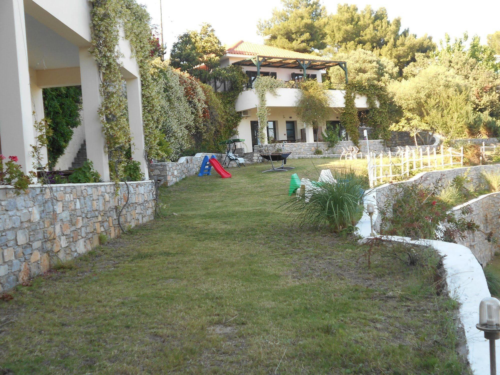 Aparthotel Helen'S 11 Boutique Achladies  Esterno foto