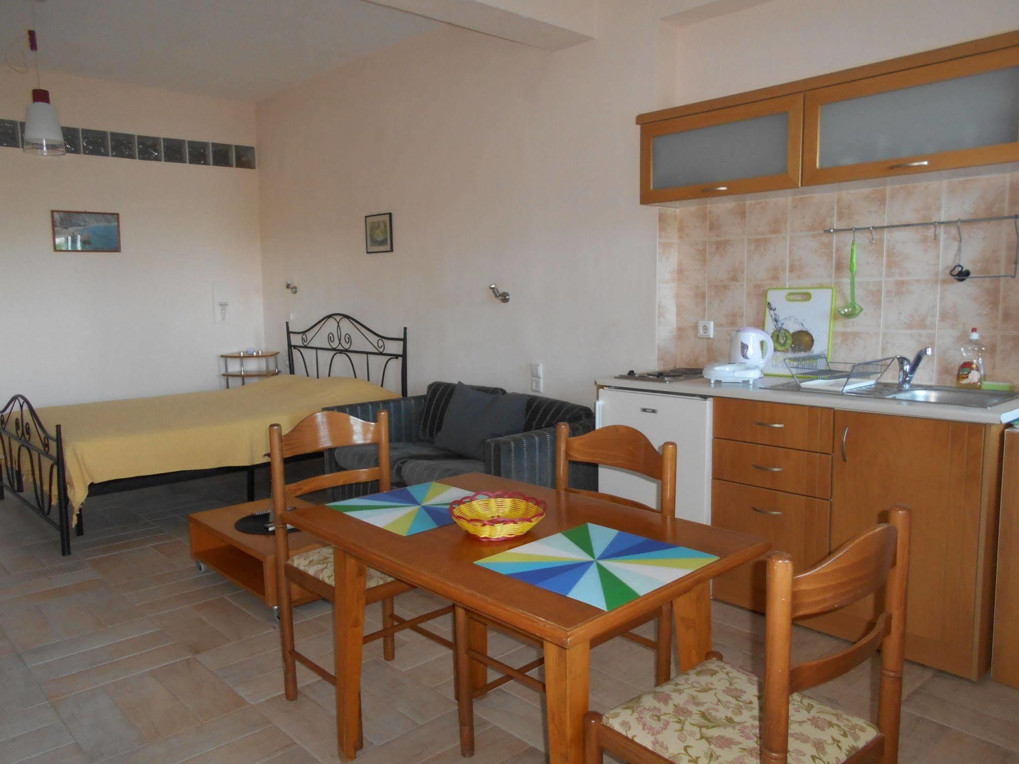 Aparthotel Helen'S 11 Boutique Achladies  Esterno foto